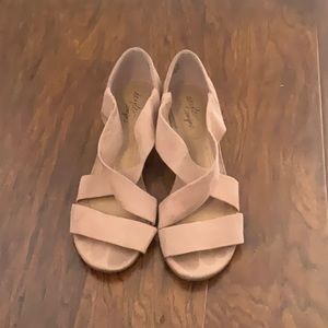 Light pink mini wedge sandal